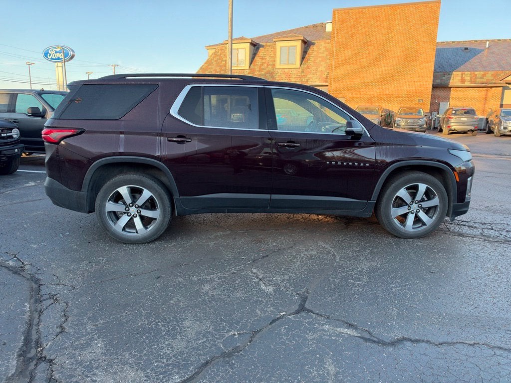 2023 Chevrolet Traverse LT Leather