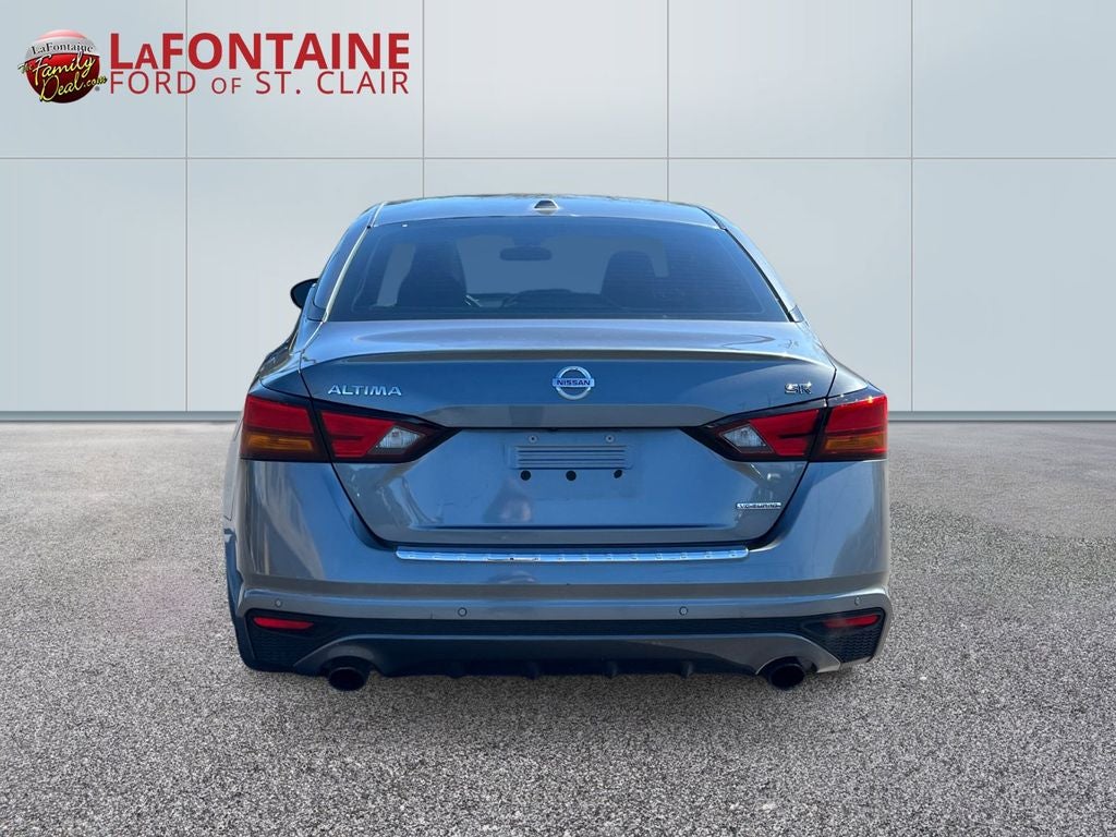 2022 Nissan Altima 2.0 SR