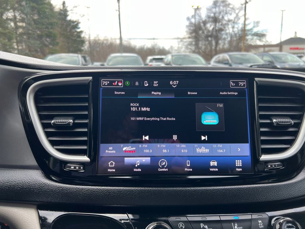 2023 Chrysler Pacifica Touring L