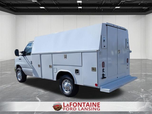 2027 Ford E-350SD Base Cutaway