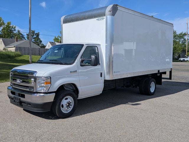 2027 Ford E-450SD Base