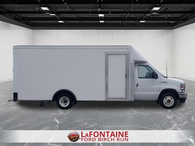 2023 Ford E-350SD Base Cutaway