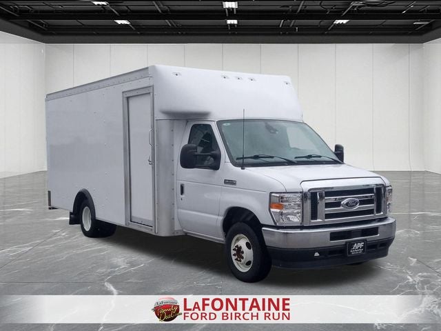 2023 Ford E-350SD Base Cutaway
