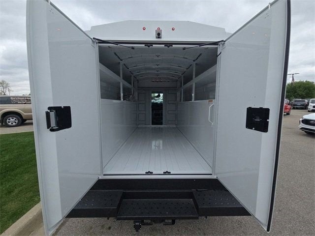 2026 Ford E-350SD Base Cutaway