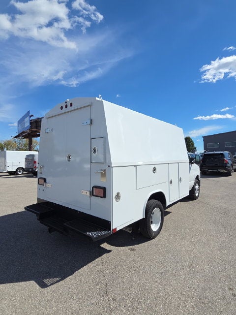 2026 Ford E-350SD Base Cutaway