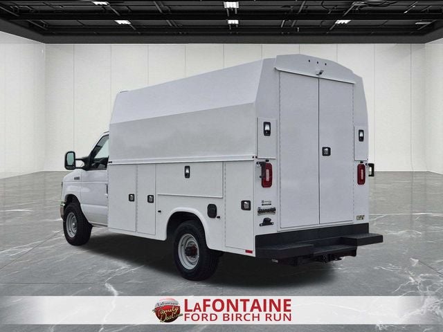 2027 Ford E-350SD Base Cutaway