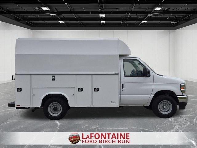 2027 Ford E-350SD Base Cutaway