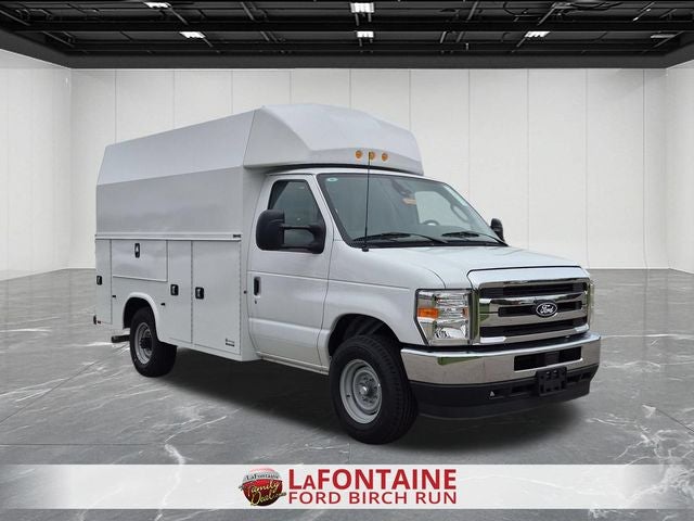 2027 Ford E-350SD Base Cutaway