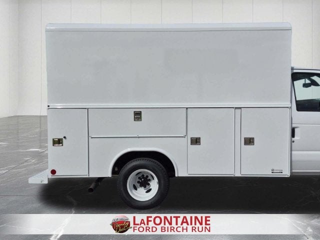 2027 Ford E-350SD Base Cutaway