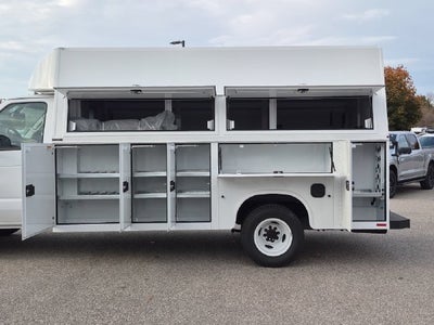 2027 Ford E-450SD Base ENCLOSED SERVICE BODY