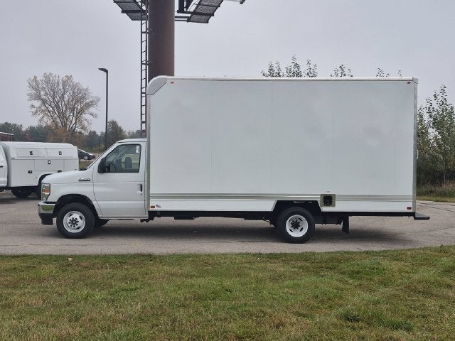 2027 Ford E-450SD Base
