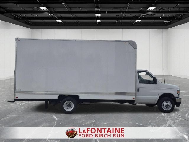 2027 Ford E-450SD Base