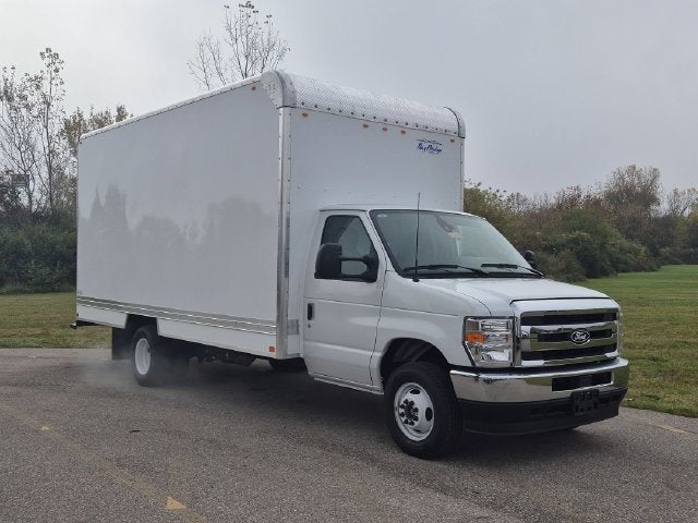 2027 Ford E-450SD Base