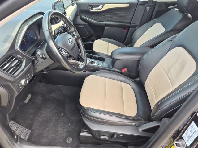 2022 Ford Escape Hybrid Titanium