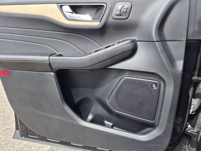 2022 Ford Escape Hybrid Titanium