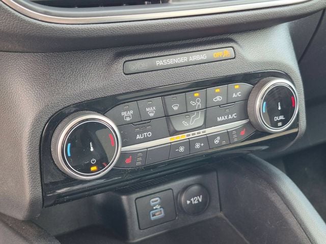 2022 Ford Escape Hybrid Titanium