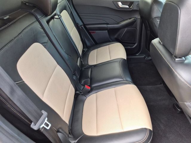 2022 Ford Escape Hybrid Titanium