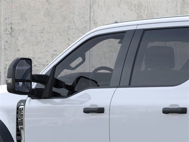 2026 Ford F-550SD Lariat In-Transit