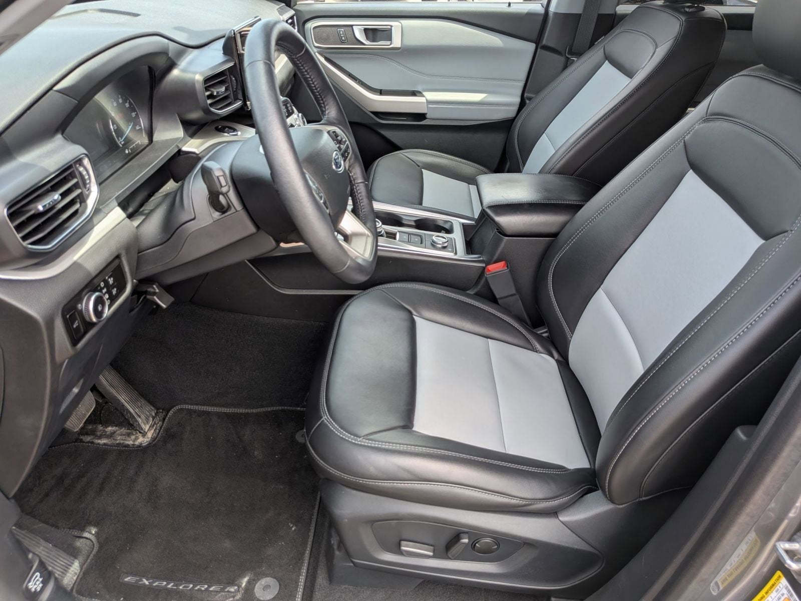 2023 Ford Explorer XLT 4WD