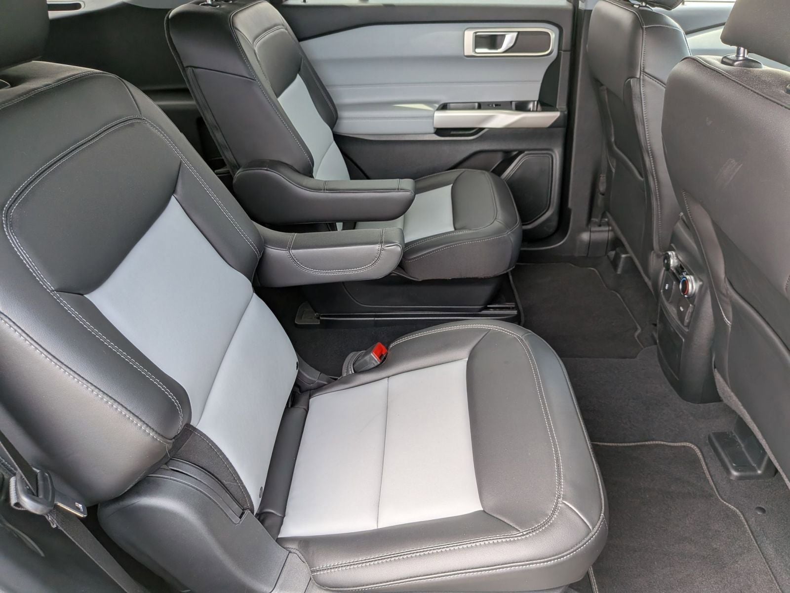2023 Ford Explorer XLT 4WD