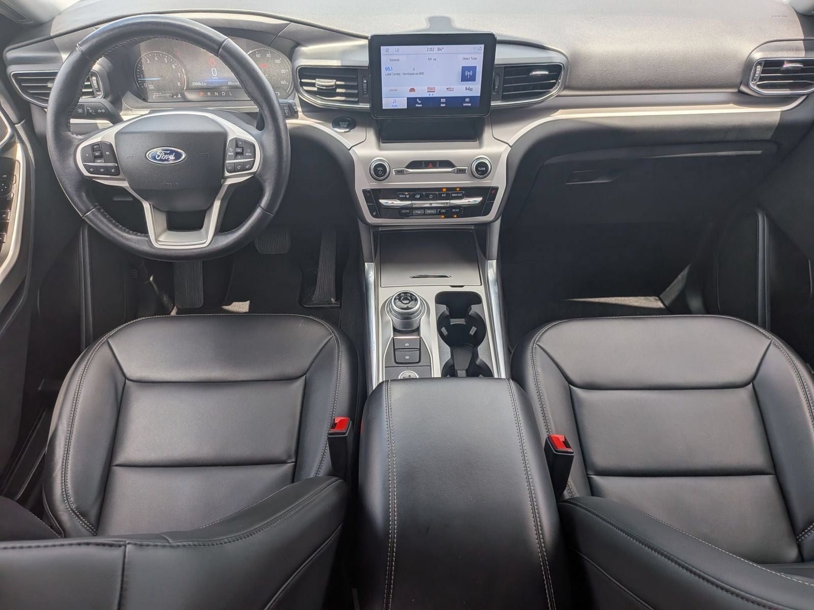 2023 Ford Explorer XLT 4X4