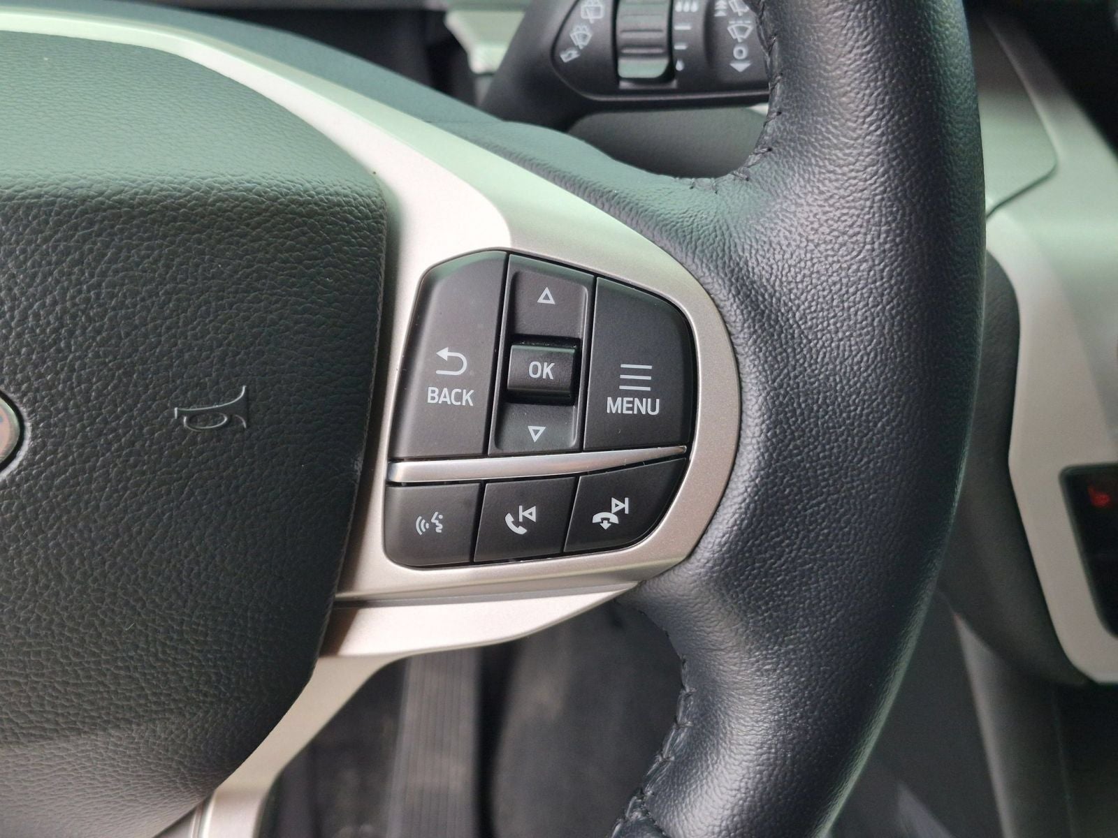 2023 Ford Explorer XLT 4WD