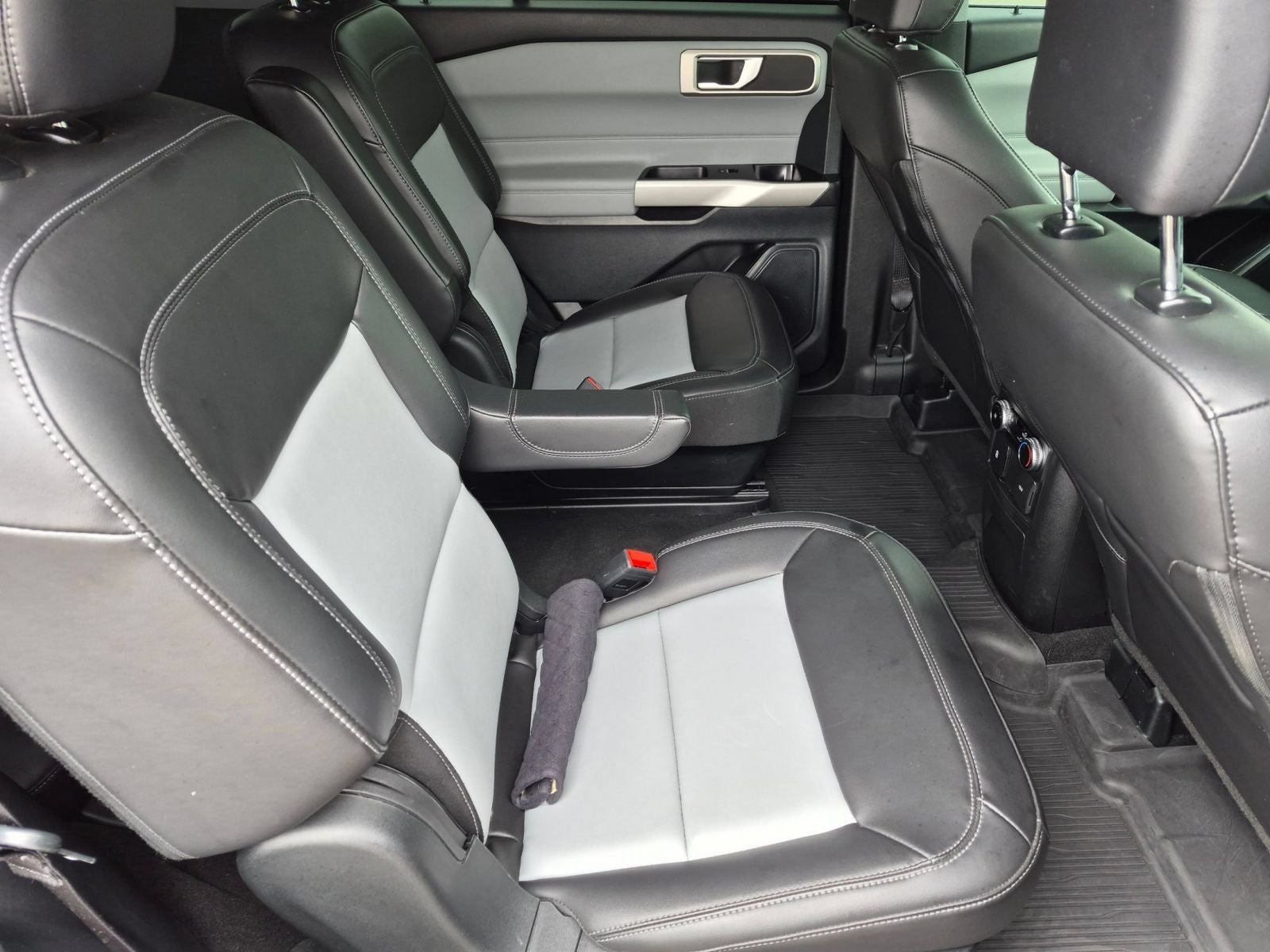2023 Ford Explorer XLT 4WD