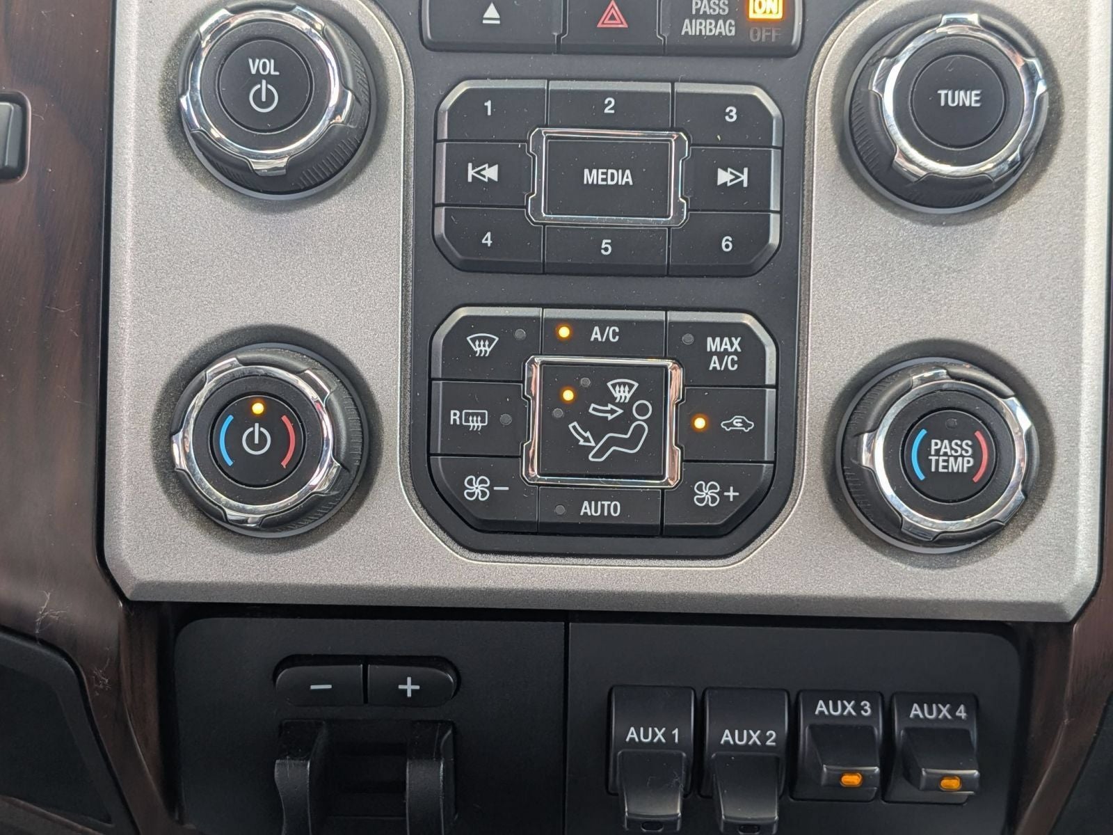 2016 Ford F-350SD Lariat 4X4