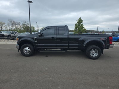 2022 Ford F-350SD Lariat