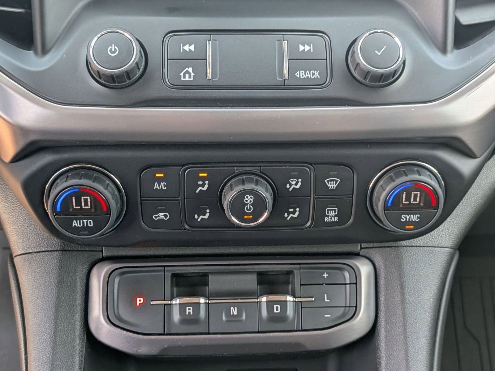 2021 GMC Acadia AT4 AWD