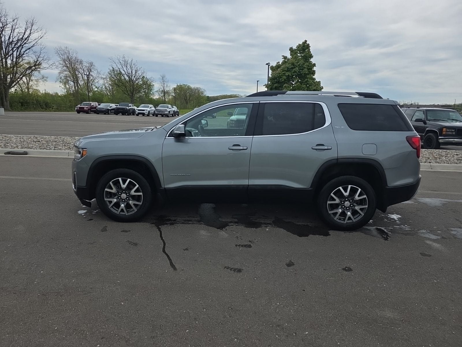 2023 GMC Acadia SLE