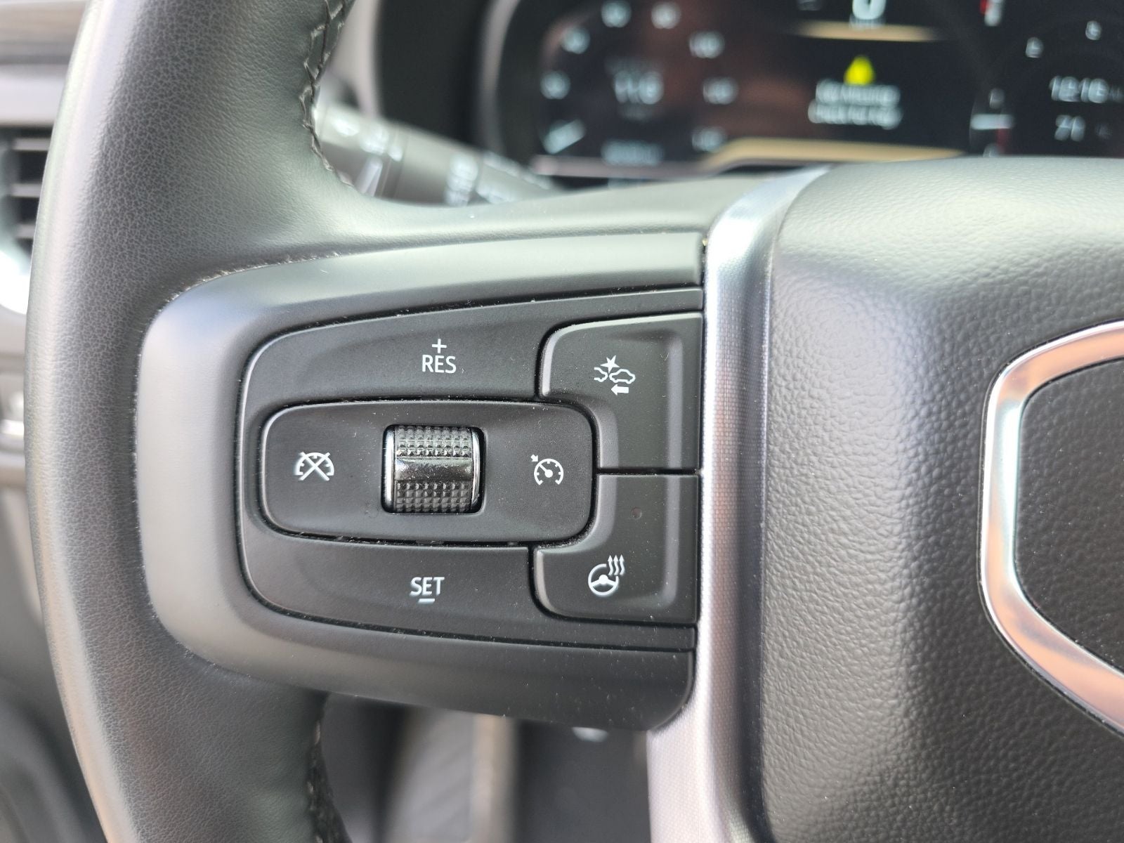 2024 GMC Yukon XL SLT