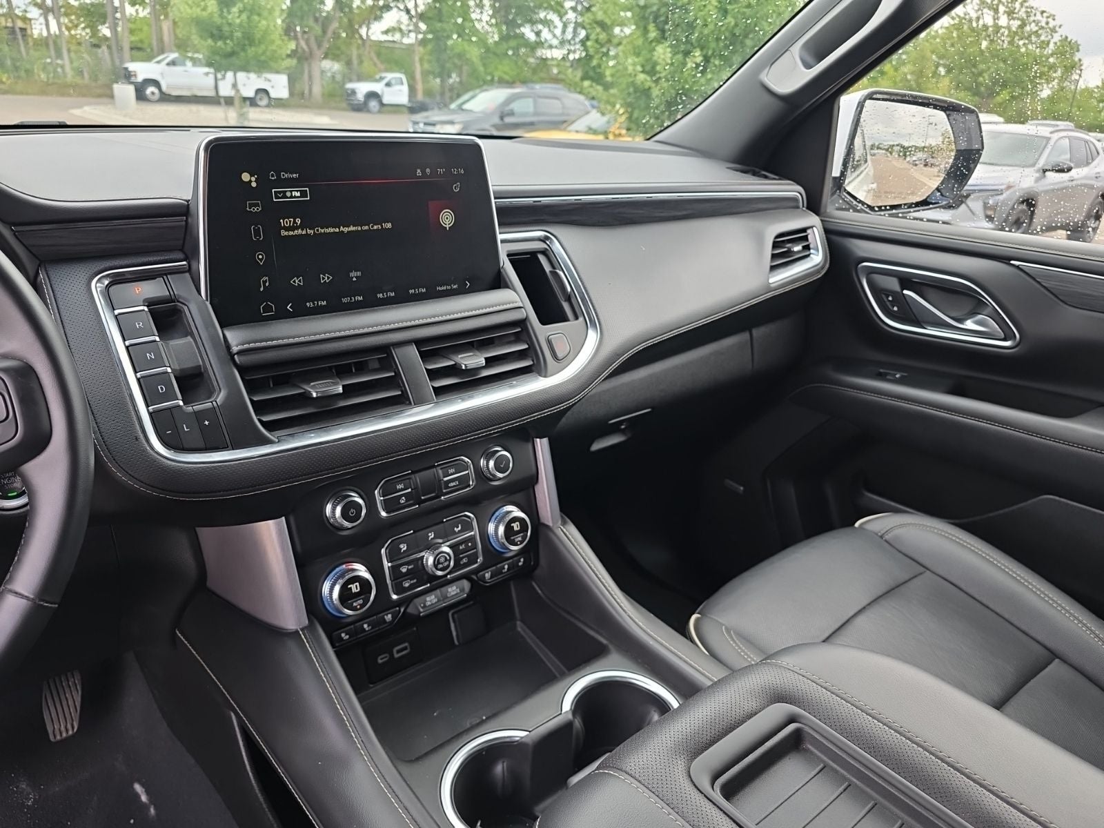 2024 GMC Yukon XL SLT