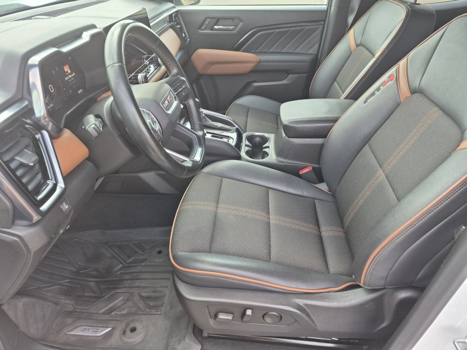 2024 GMC Canyon AT4 4X4
