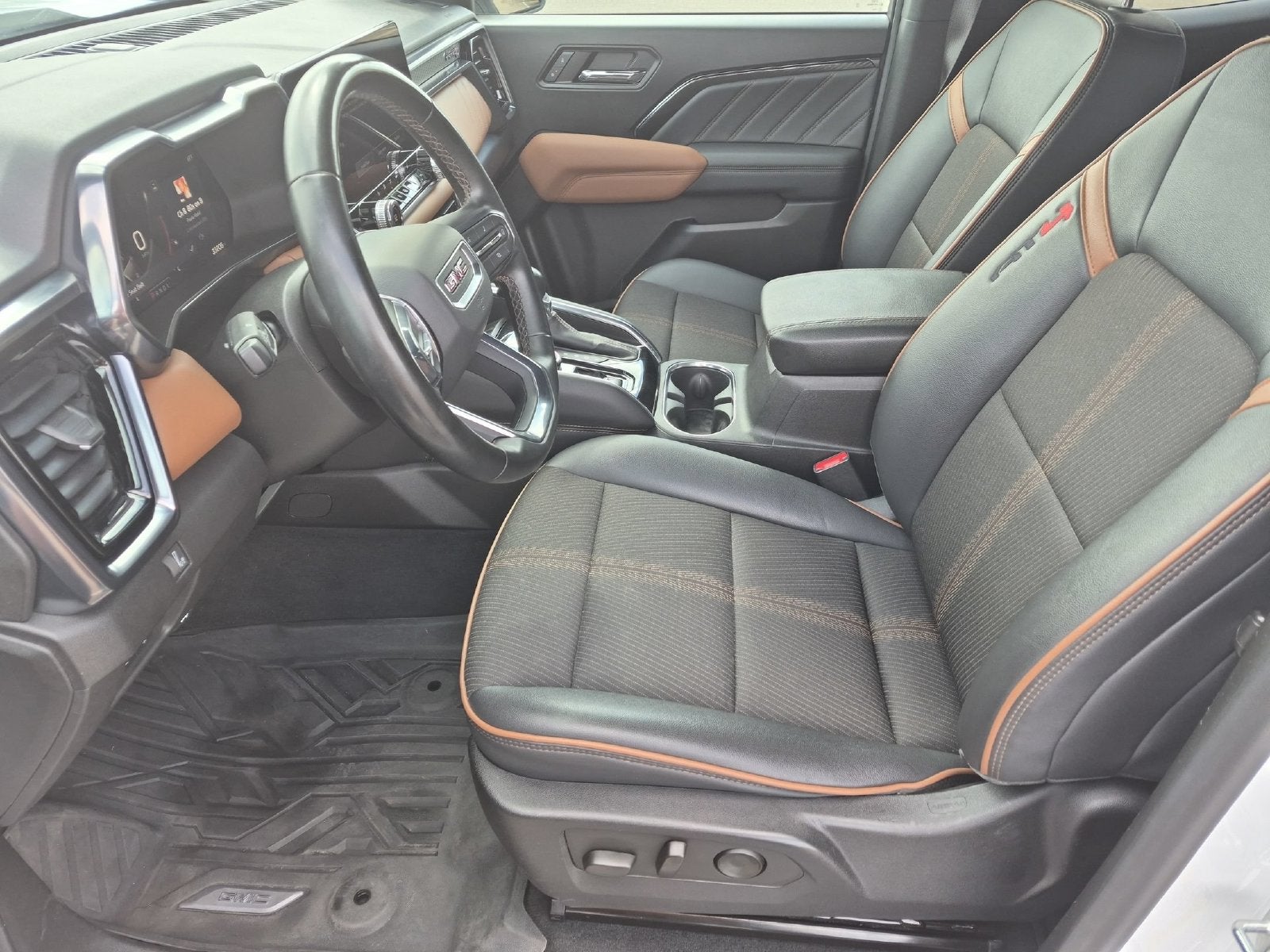 2024 GMC Canyon AT4 4X4