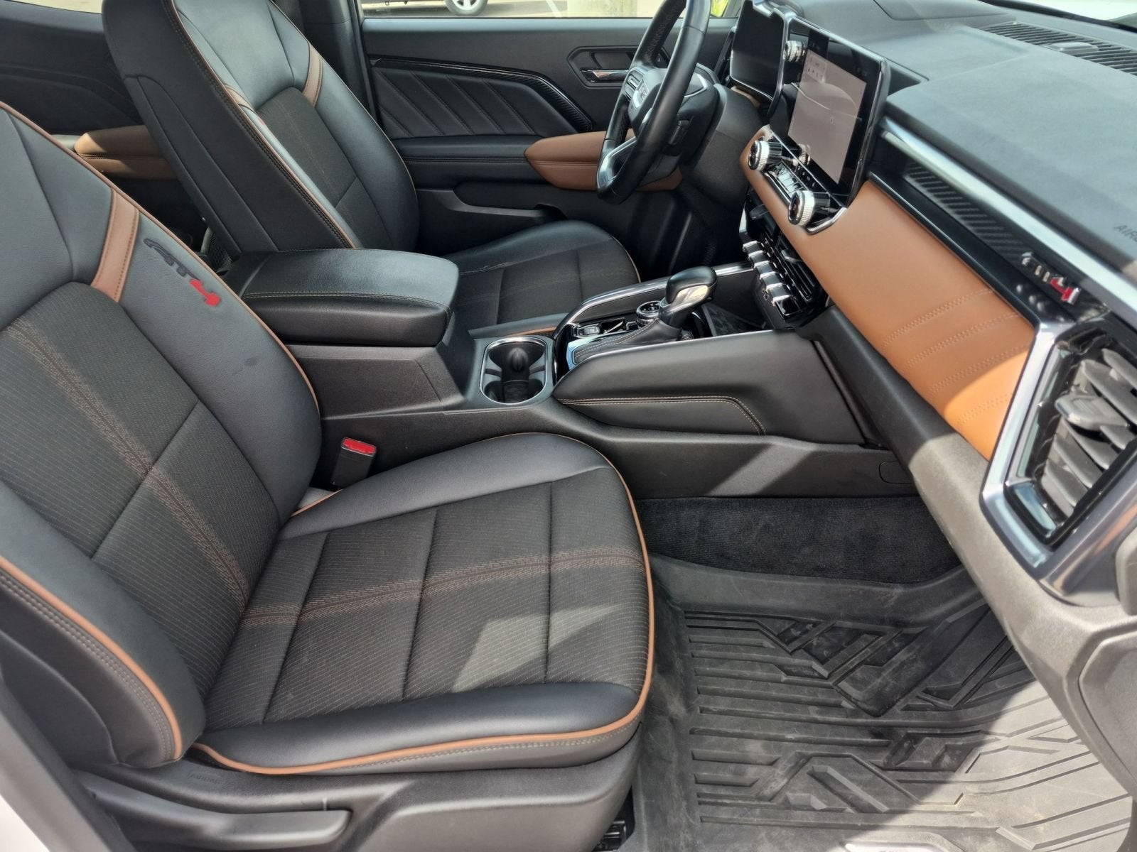 2024 GMC Canyon AT4 4X4
