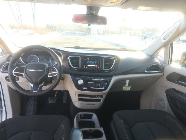 2021 Chrysler Voyager L