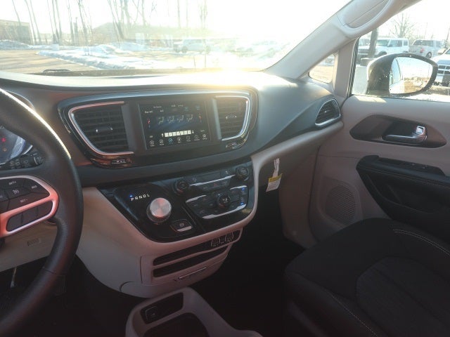 2021 Chrysler Voyager L