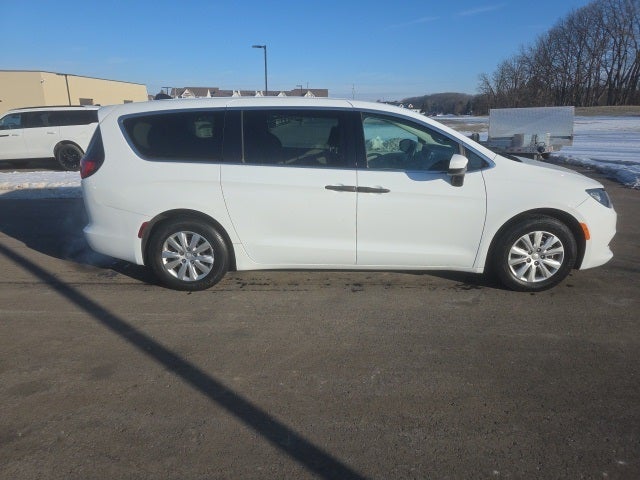 2021 Chrysler Voyager L