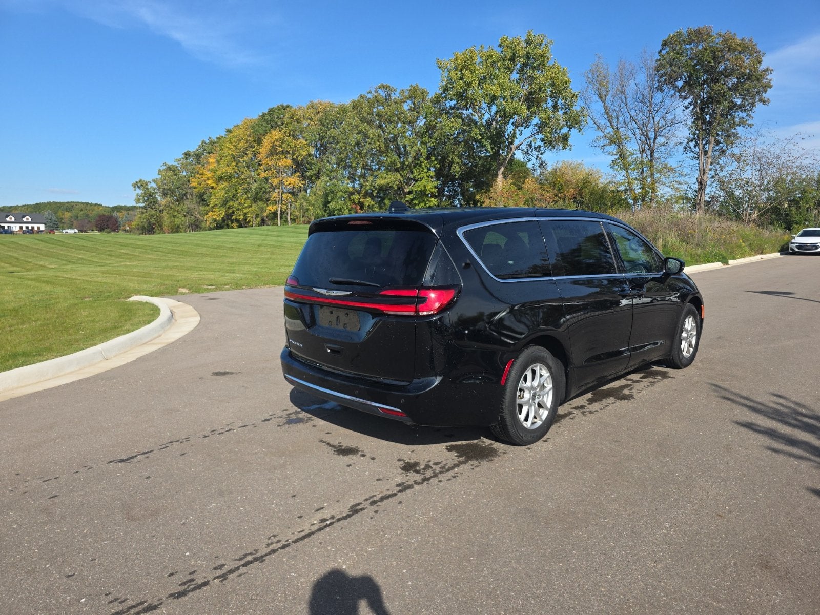 2025 Chrysler Pacifica Select