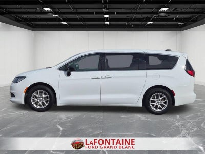 2024 Chrysler Voyager LX