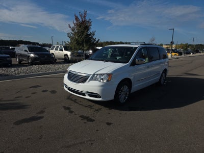 2016 Chrysler Town & Country Touring-L
