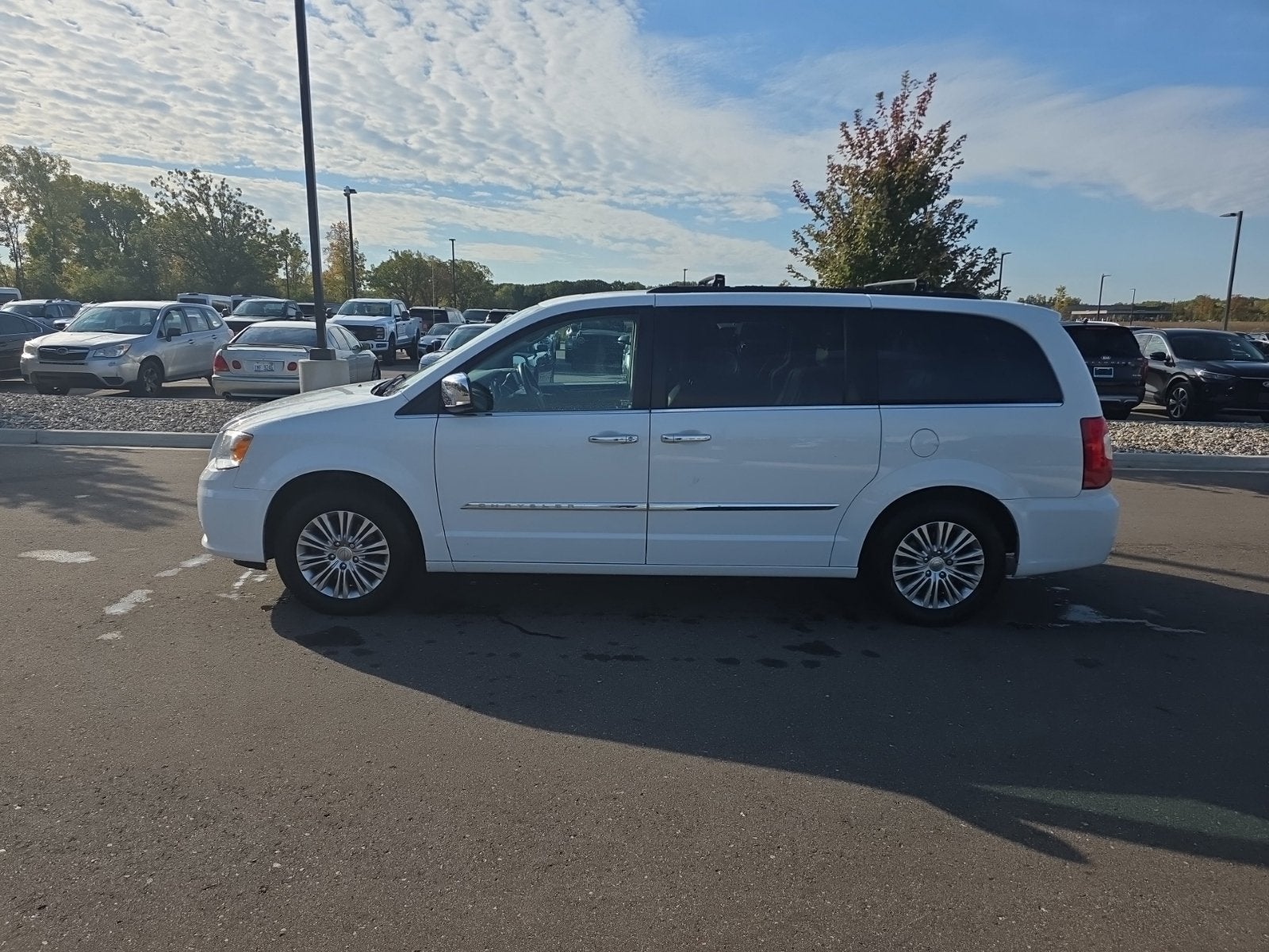 2016 Chrysler Town & Country Touring-L