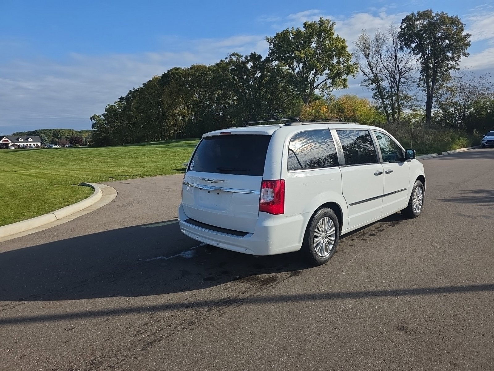 2016 Chrysler Town & Country Touring-L