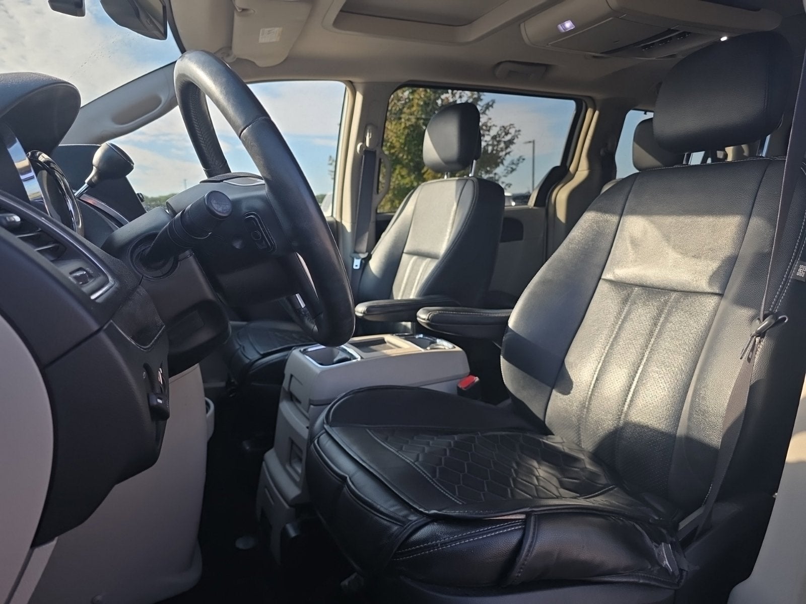 2016 Chrysler Town & Country Touring-L