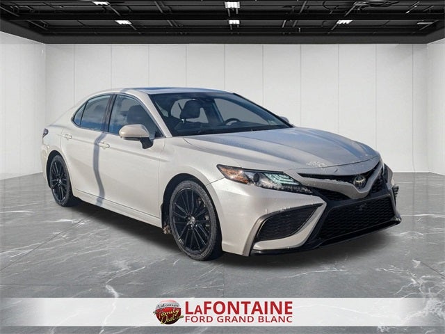 2022 Toyota Camry Hybrid XSE