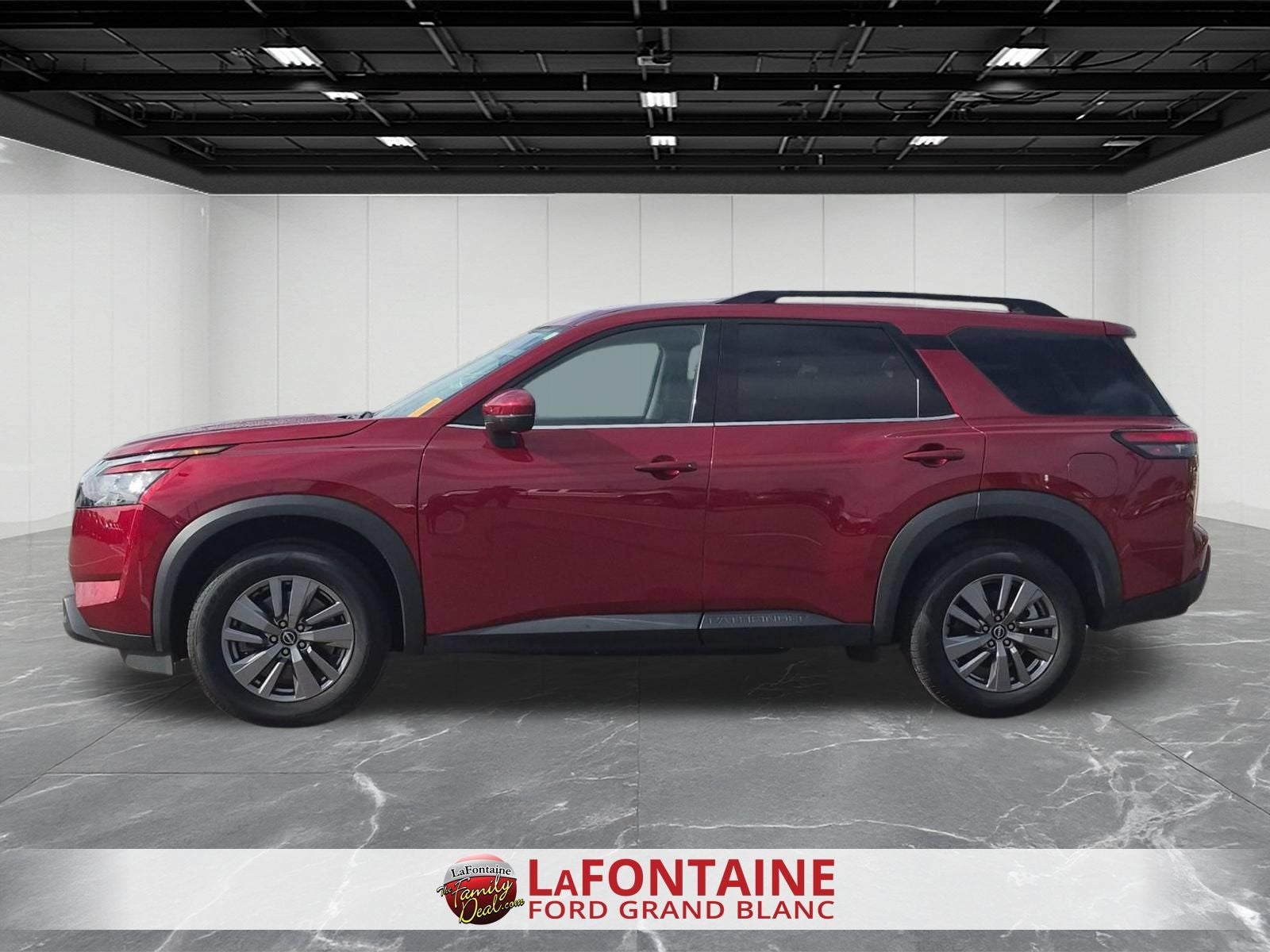 2024 Nissan Pathfinder SV