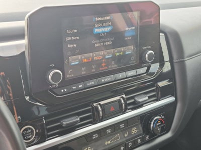 2024 Nissan Pathfinder SV