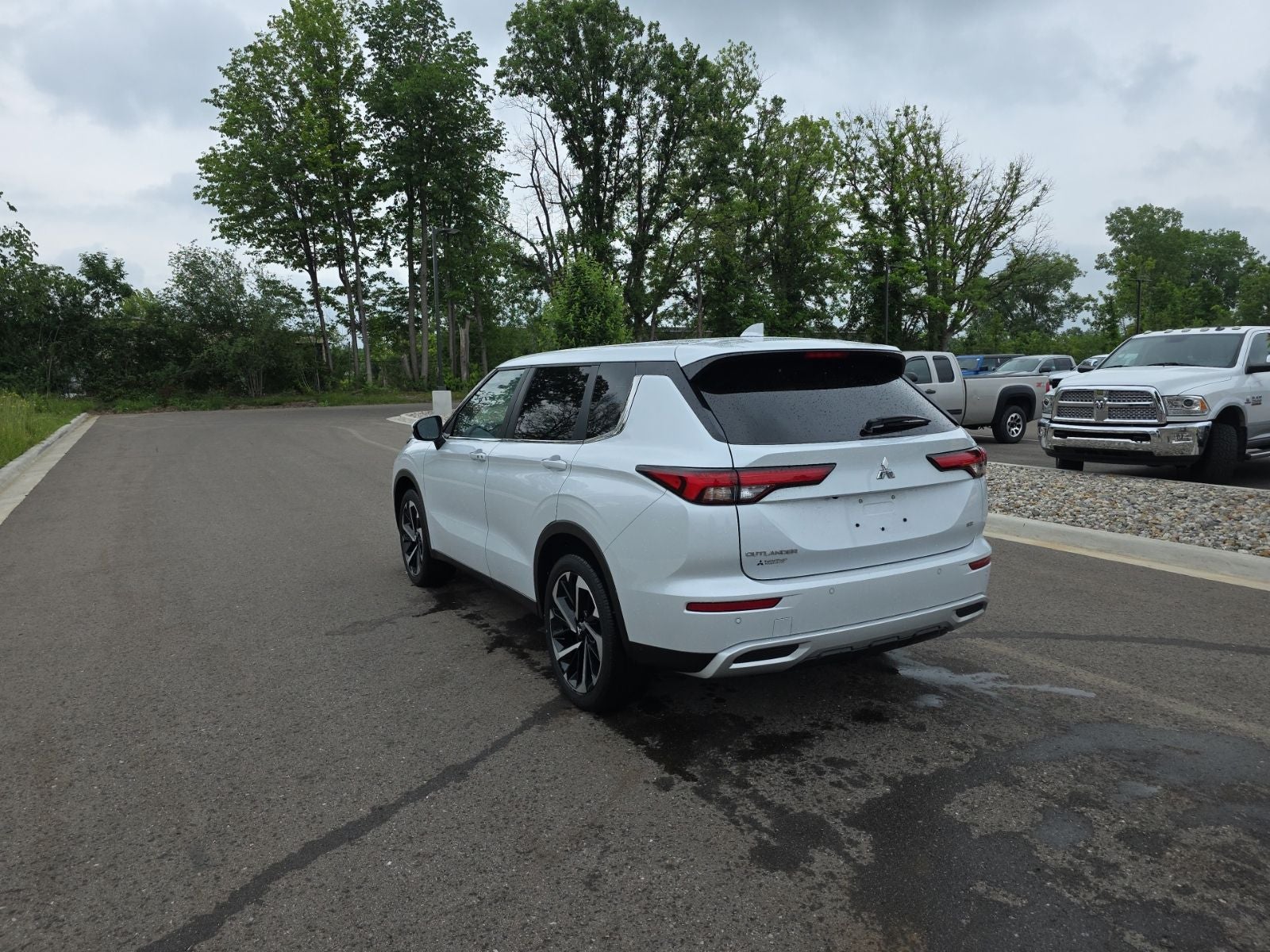 2024 Mitsubishi Outlander SE Black Edition