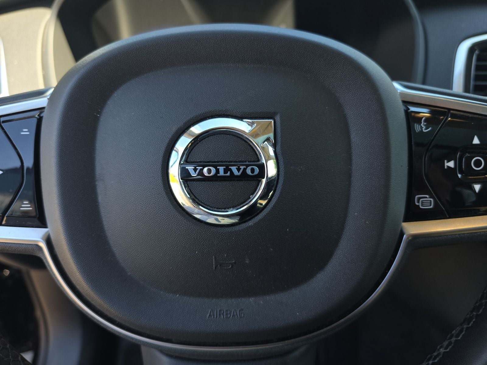 2024 Volvo XC90 B6 Plus Bright Theme 6-Seater